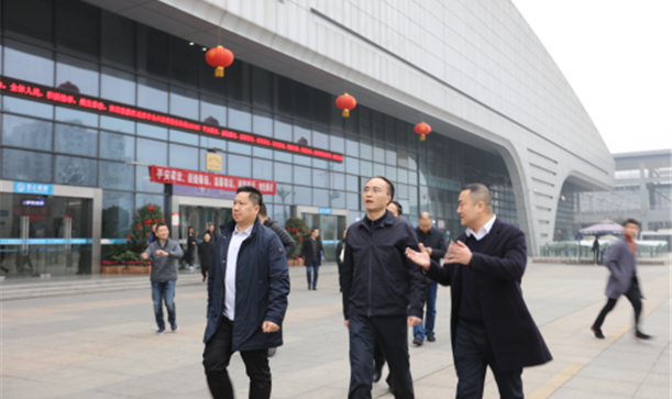 区委副书记、代区长王忠诚到新都客运 枢纽站检查春节安全工作